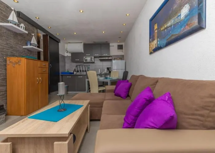 Apartment In With Sea View, Terrace, Air Conditioning, Wifi 4628-6 *