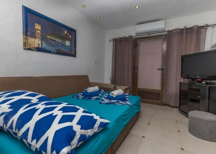 Apartment In With Sea View, Terrace, Air Conditioning, Wifi 4628-6 *